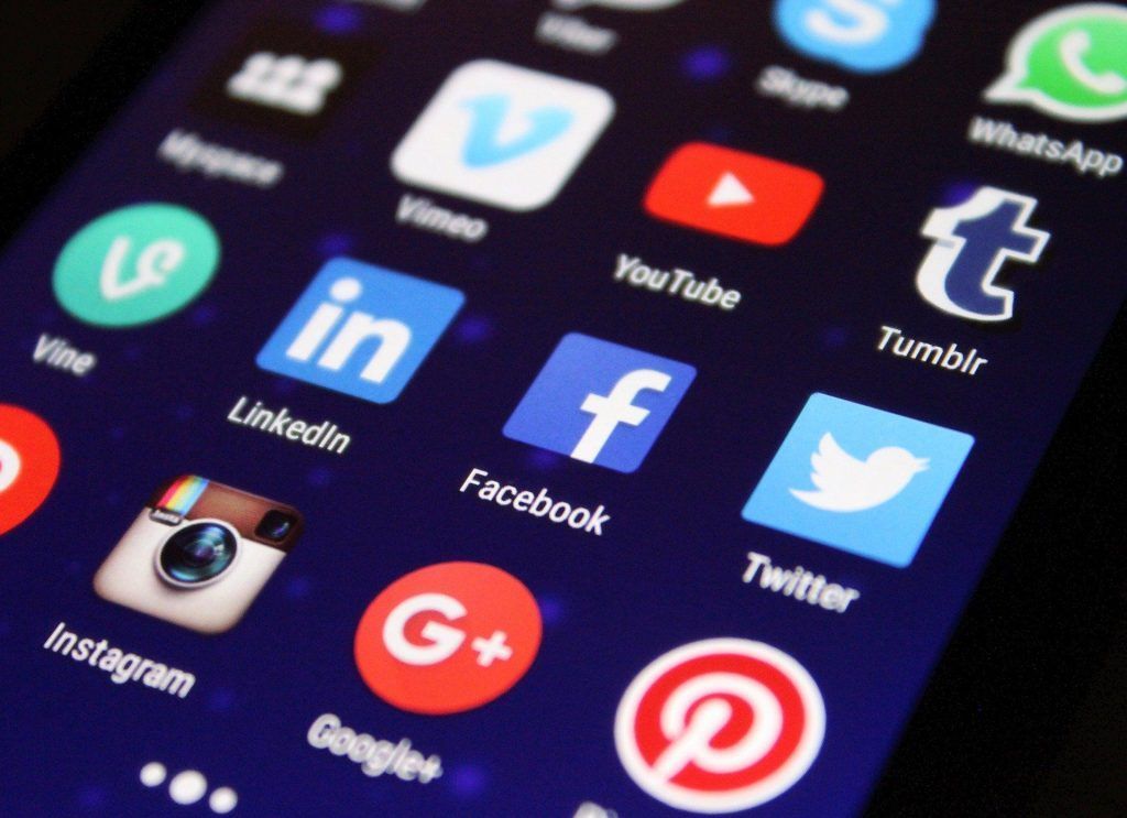 Cómo Adaptar Tu Empresa A Las Redes Sociales Cómo Adaptar Tu Empresa A Las Redes Sociales